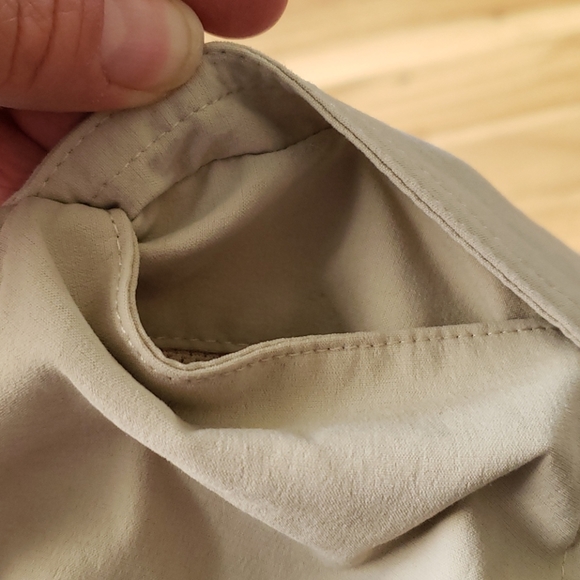 Columbia omni shield advanced repellency khaki tan shorts Size 6 - Picture 4 of 9